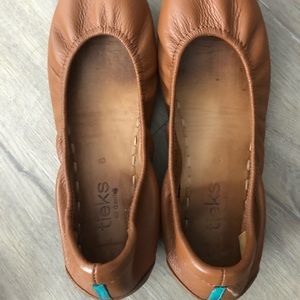 Tiek flats size 6